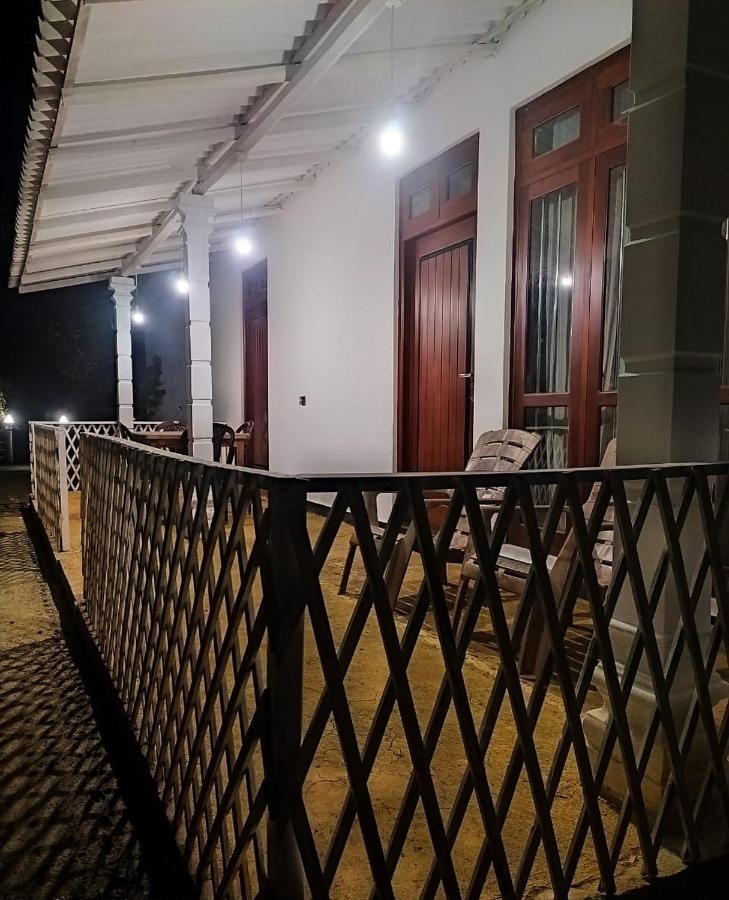 River Side Holiday Inn Велигама Экстерьер фото