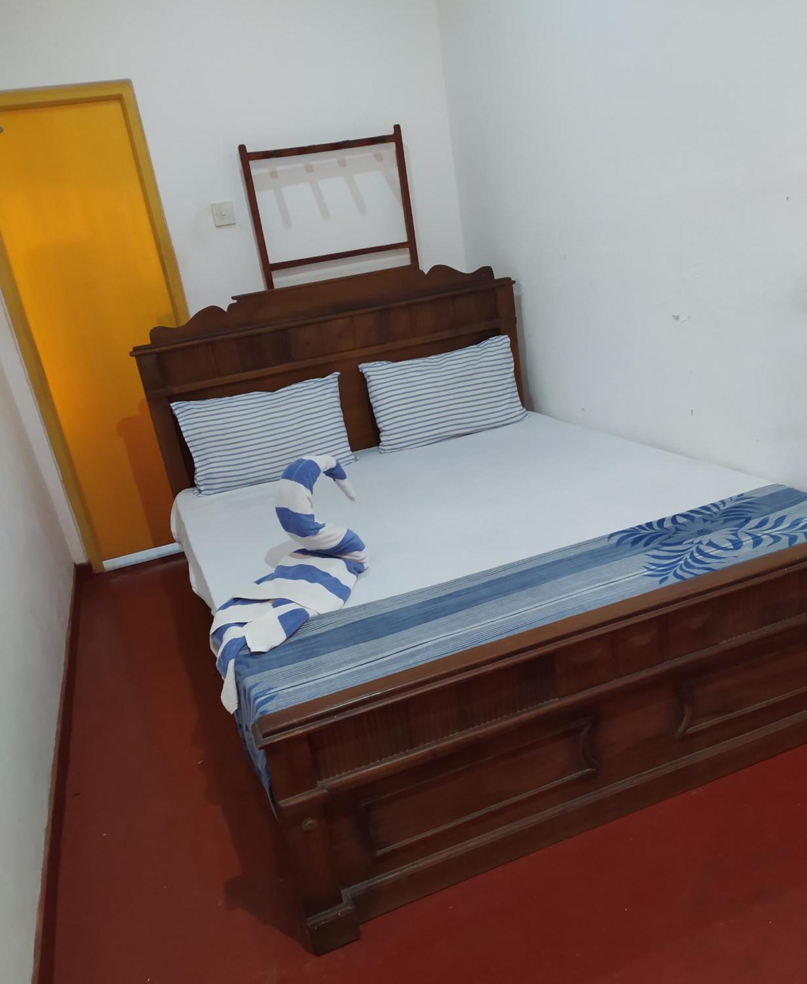 River Side Holiday Inn Велигама Экстерьер фото